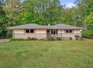 9431 N Sleepy Hollow Ln, Bayside, WI 53217