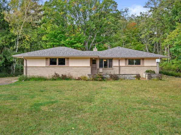 9431 North Sleepy Hollow LANE, Bayside, WI 53217