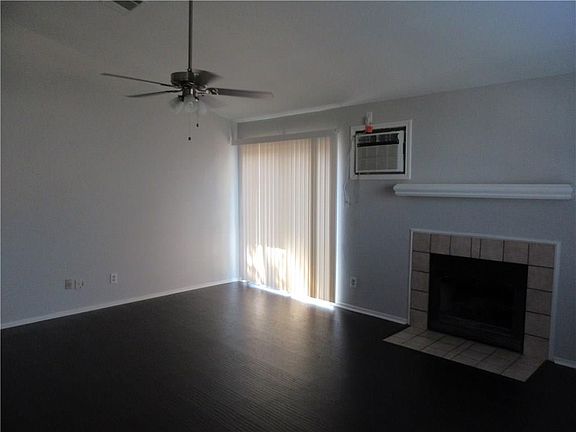 2nd image of 2216 Nantucket Village Dr