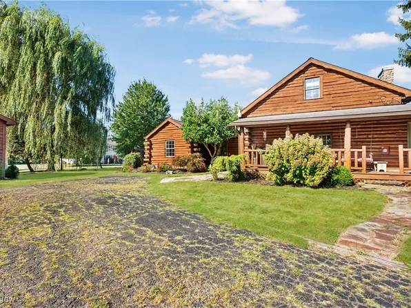 6756 Edison St NE, Hartville, OH 44632