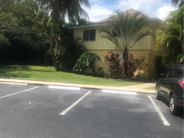 1210 Shady Rest Ln APT 12, Naples, FL 34103