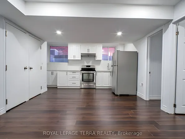 25 Ouellette Dr #Basement, Whitby, ON L1P 0E3