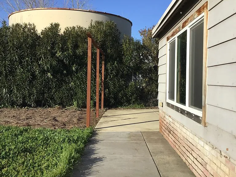 1291 Creswell Dr — Photo 13