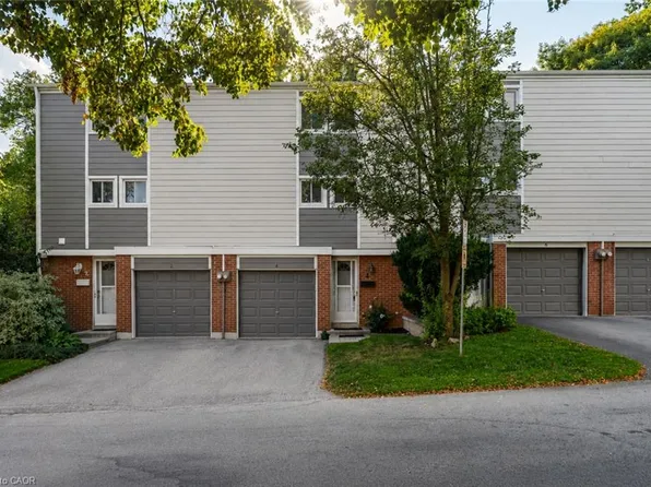 4 Patrice Ct, Hamilton, ON L9H 5P5