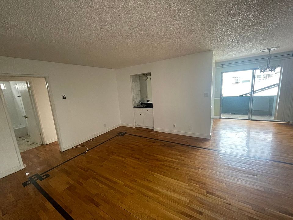 1st image of 439 S Hobart Blvd APT 204