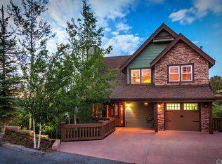 933 Trinity Dr, Lake Arrowhead, CA 92352