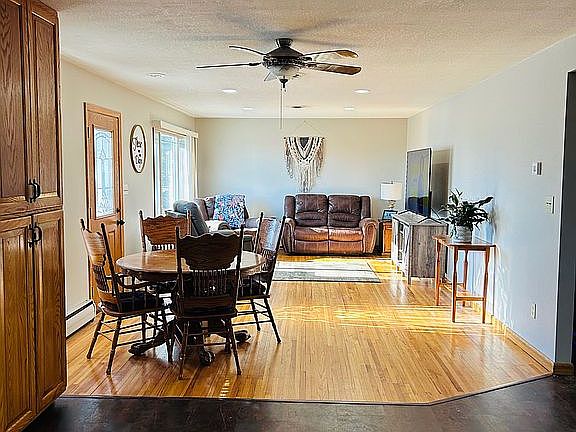 Beautiful main floor