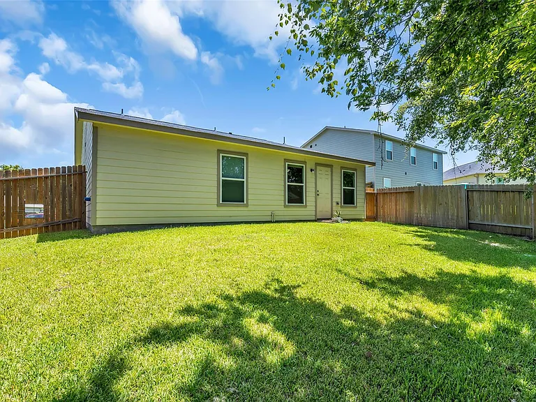 14132 Harlequin Dr — Photo 24