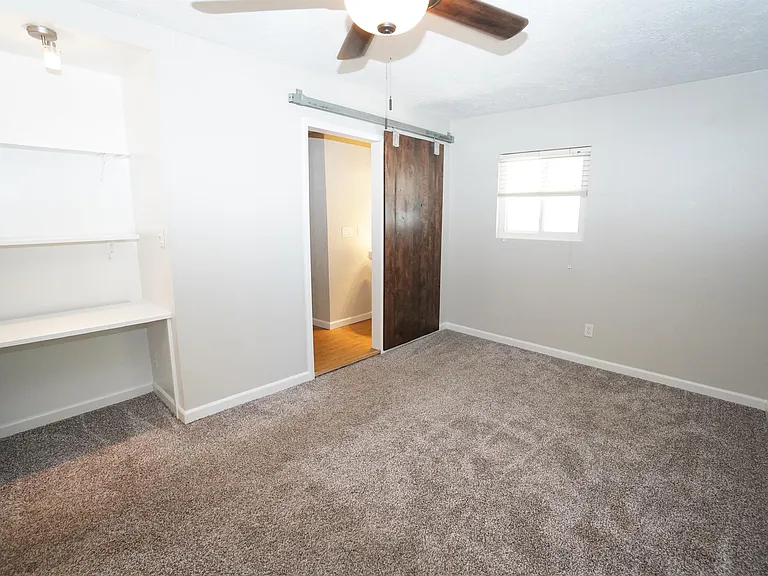 5707 N Bogart Ln — Photo 18