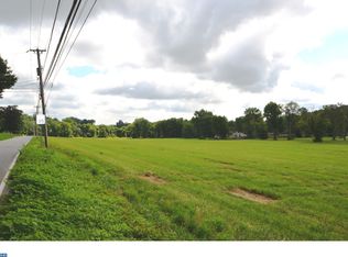 105 Lake Rd, West Grove, PA 19390