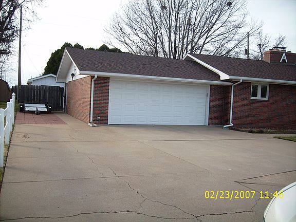 3rd image of 314 Meadowlark Dr
