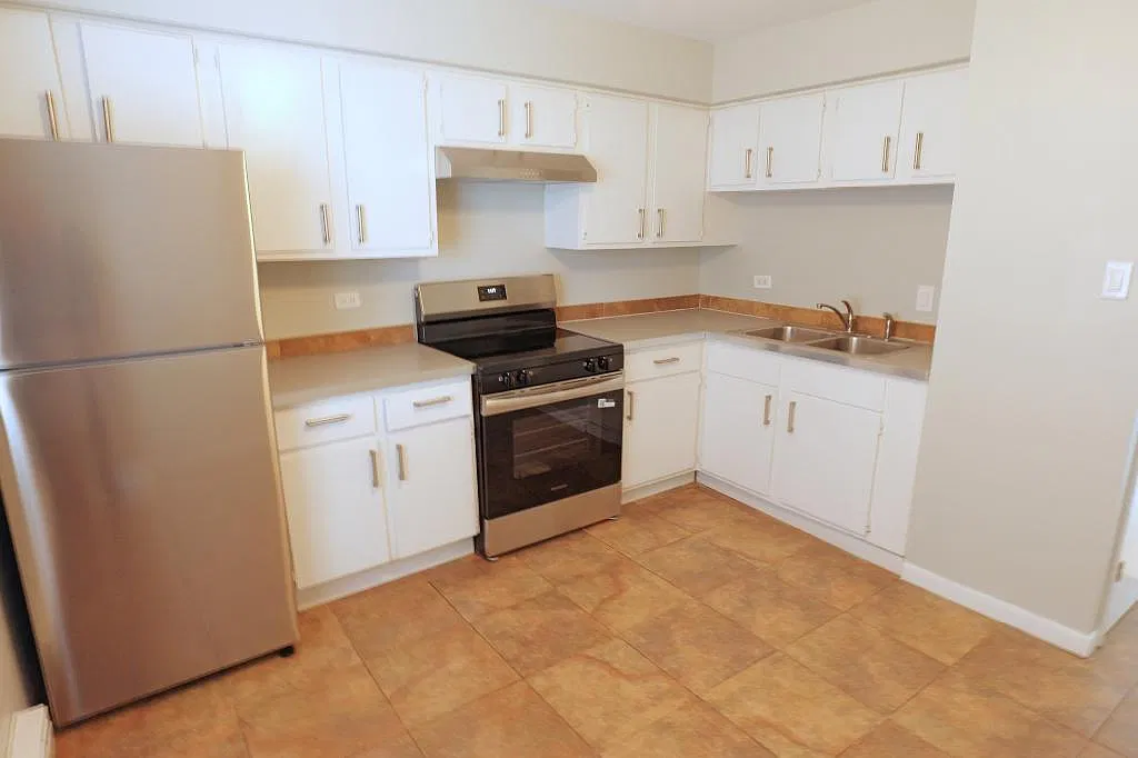 11810 S Komensky Ave #104 — Photo 3