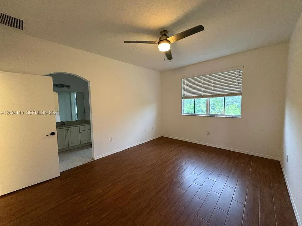 1037 SW 143rd Ave — Photo 4