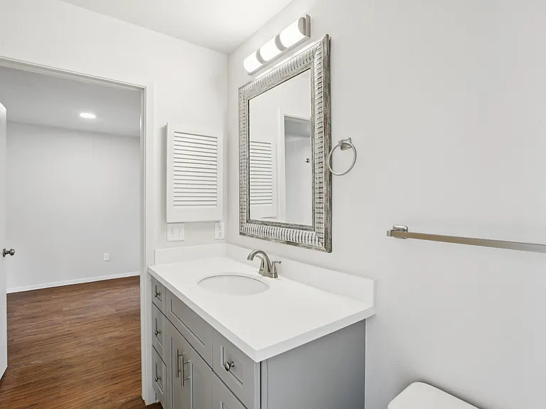 2 and 3 Bedroom Downstairs Bathroom