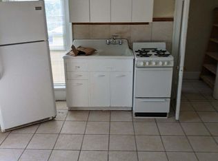131 W 14th St #4, Davenport, IA