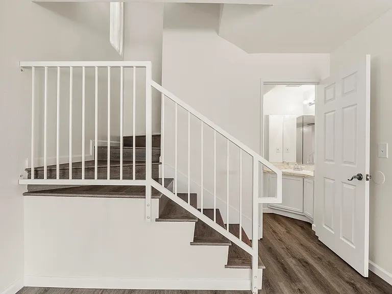 1229 E Carson St #1 — Photo 11