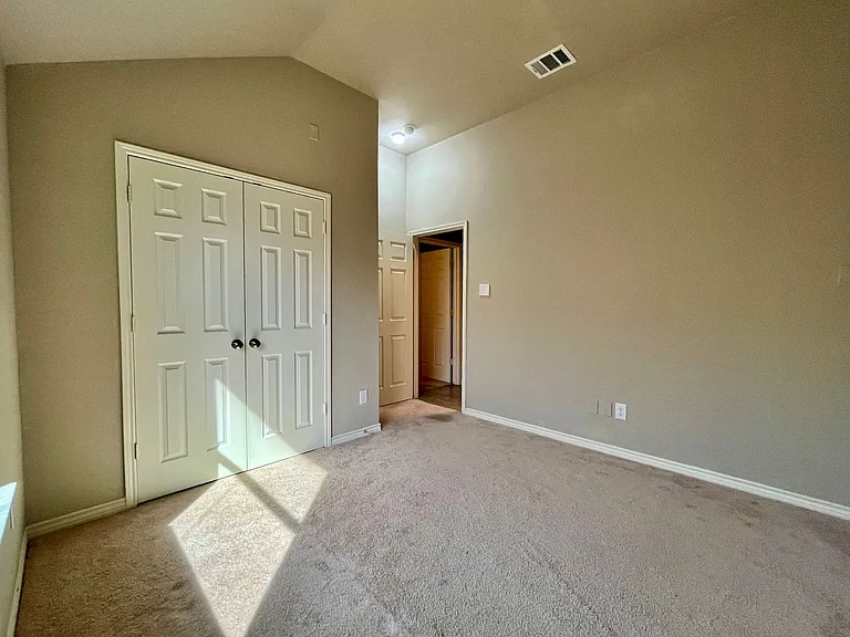 3504 Northpointe Dr — Photo 17