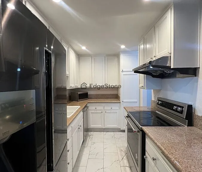 6526 Ocean Crest Dr #A214 — Photo 4