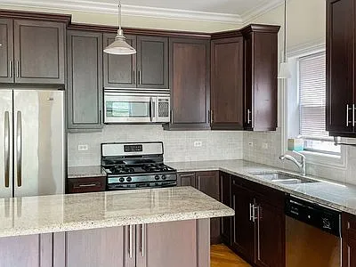 3235 N Kenmore Ave #3 Photo 1