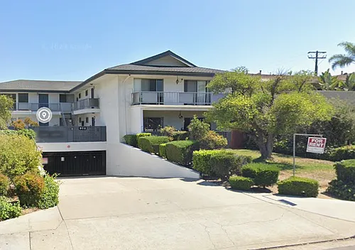 928 W Huntington Dr Photo 1
