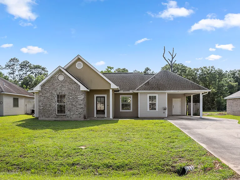 48317 Fox Hollow Blvd — Photo 1