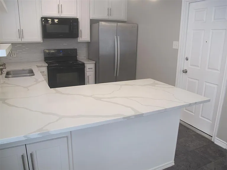 3504 Roanoke Dr — Photo 9