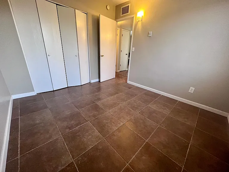 5105 E 2nd St #I — Photo 9