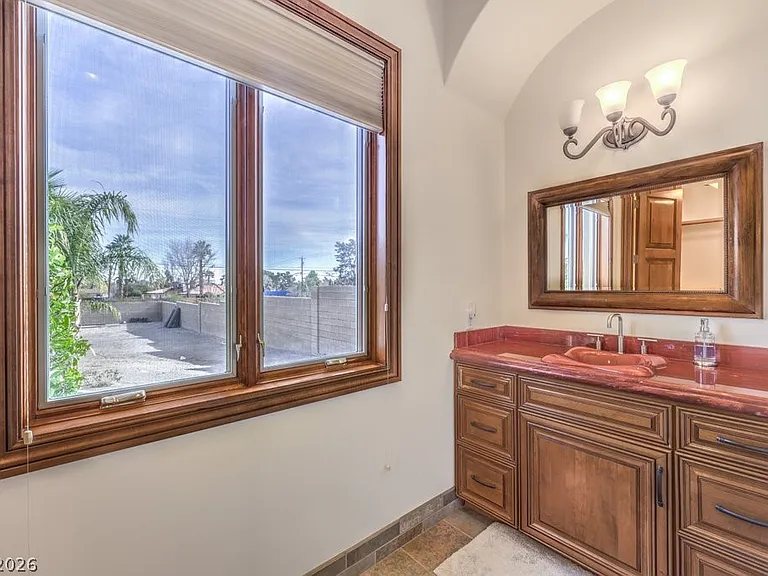 2780 El Camino Rd — Photo 56