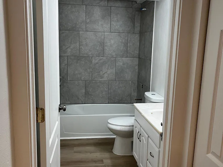 670 Cherry Hill Dr #B — Photo 7