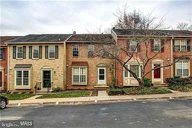 Building Photo - 10241 Green Holly Ter