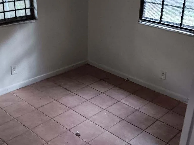 3413 Plateau St — Photo 3