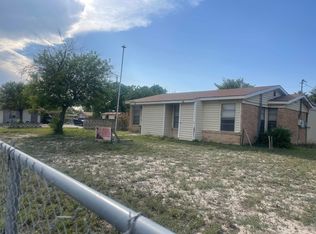 817 W 5th St, Del Rio, TX 78840