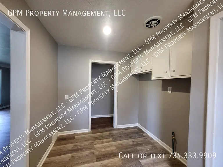 22084 Shakespeare Ave — Photo 8