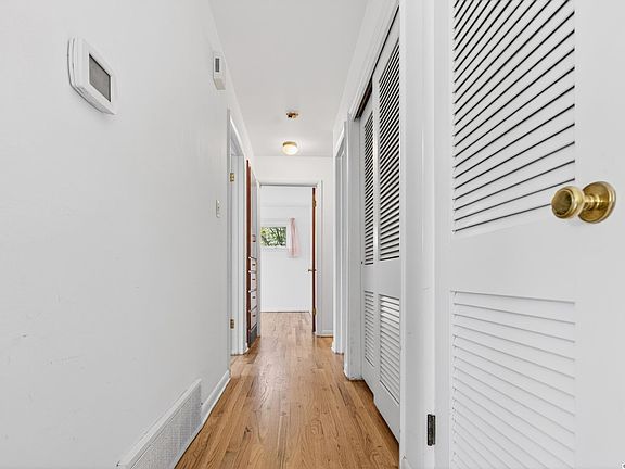 5th image of 2311 Sheridan St