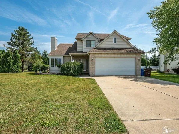 2960 E Country Ln, Monroe, MI 48162