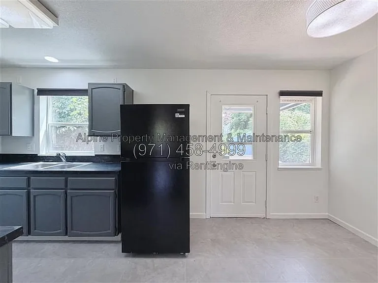 5238 NE 14th Pl — Photo 8