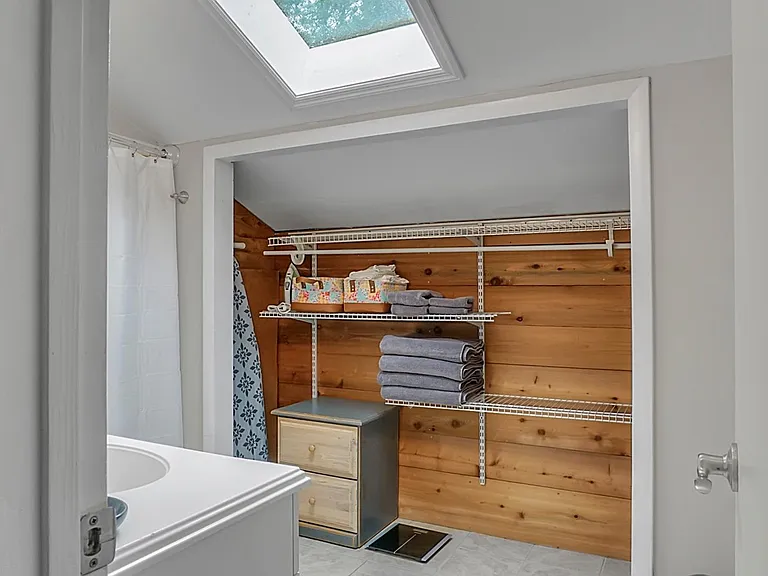 1152 Camden St — Photo 13