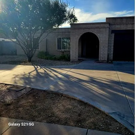 Building Photo - 11828 N 40th Dr