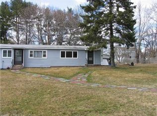 35 Frank St, Branford, CT 06405