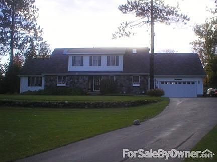 2nd image of 5272 Abbey Ln
