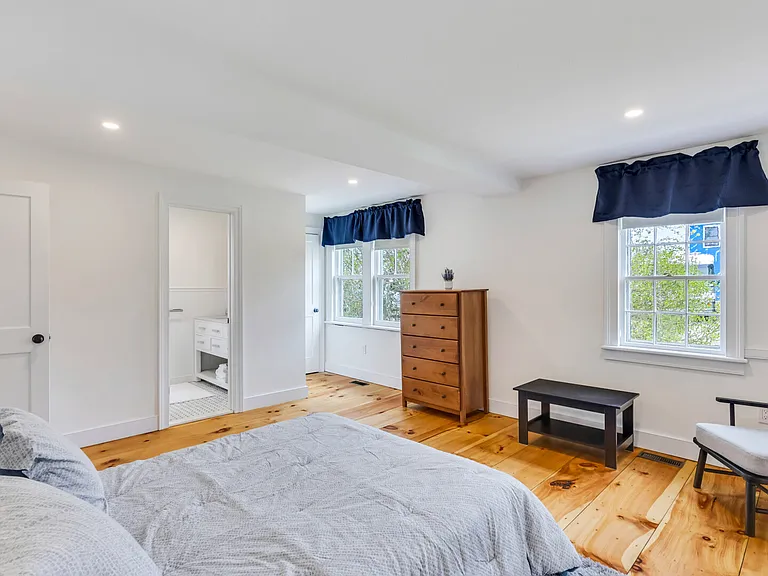 5120 Sound Ave — Photo 28