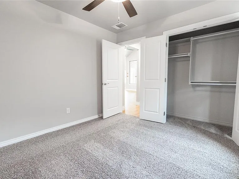 13129 NE 8th St — Photo 16