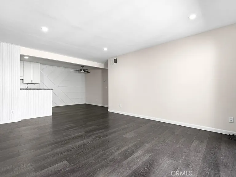 1001 W Macarthur Blvd #130 — Photo 2