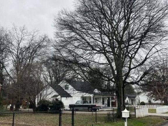 4th image of 506 W Sunset Dr