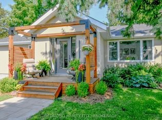 250 Wellington St, Gananoque, ON K7G1B8
