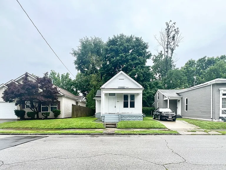 3420 W Jefferson St — Photo 2