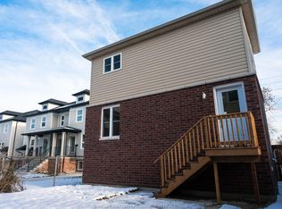 3495 Bloomfield Rd #3, Windsor, ON N9C 1R8