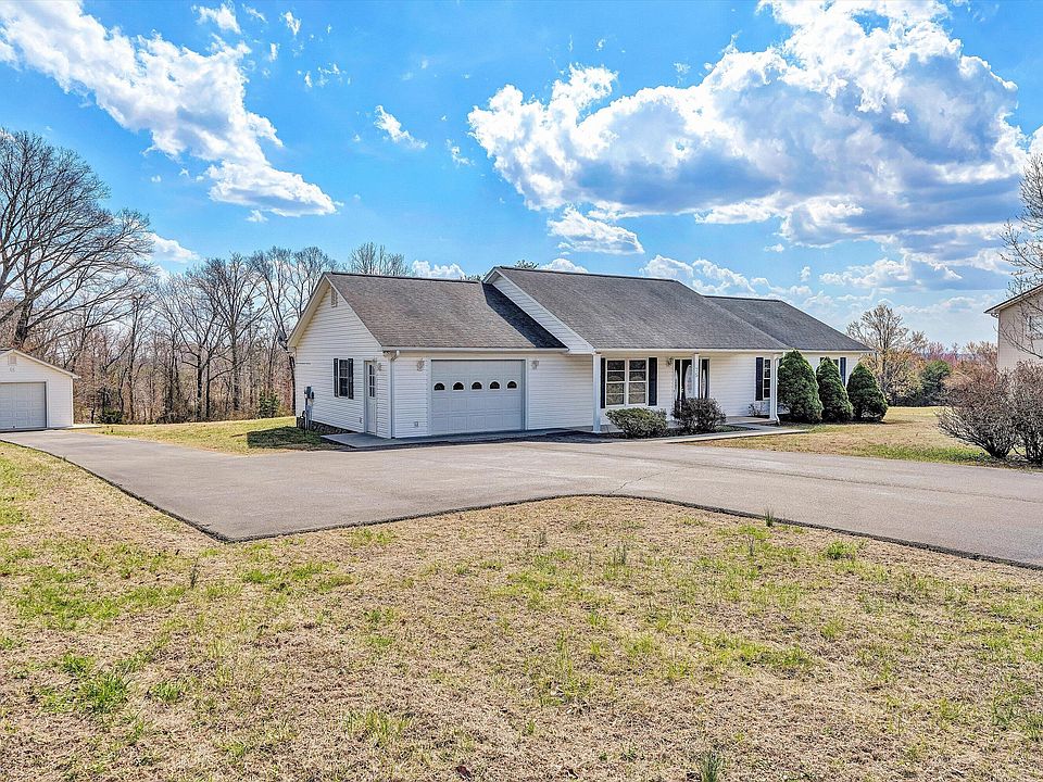 1st image of 75 Evergreen Rd