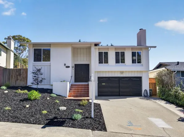 1328 Oddstad Blvd, Pacifica, CA 94044