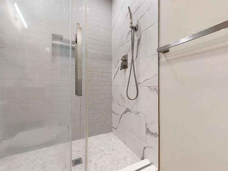 450 Redwood Ave — Photo 31
